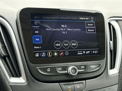 Used 2025 Chevrolet Malibu LT FWD image 22