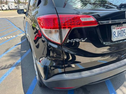 Used 2019 Honda HR-V LX image 11