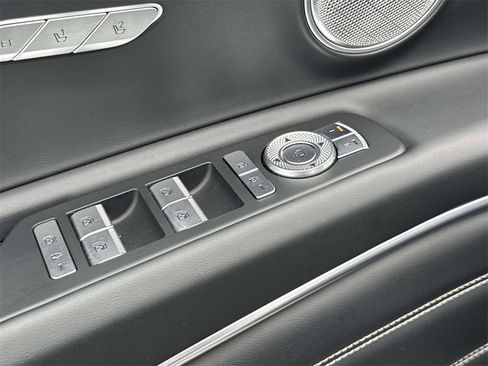 Certified 2023 Genesis GV80 2.5T w/ Prestige 20" Package image 12