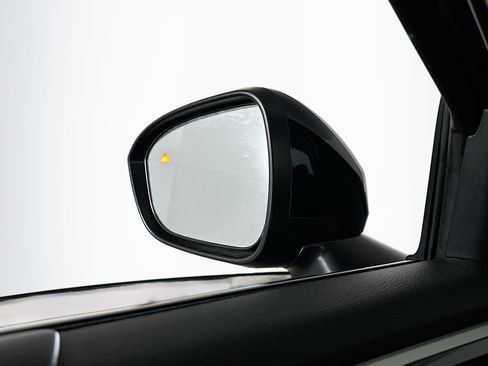 Used 2024 Mitsubishi Outlander SE image 16