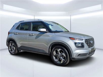 Used 2025 Hyundai Venue SEL