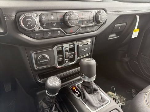 New 2026 Jeep Wrangler Unlimited Sahara AWD/4WD image 18