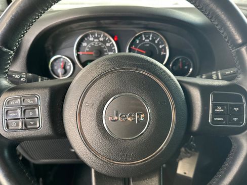 Used 2017 Jeep Wrangler Sport AWD/4WD image 24