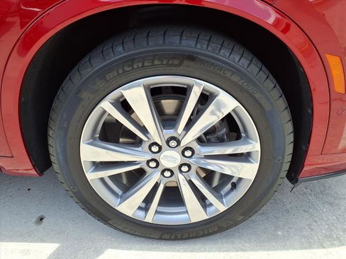 Certified 2024 Cadillac XT6 Premium Luxury w/ Technology Package FWD image 7