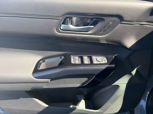 New 2026 Nissan Pathfinder Platinum image 16