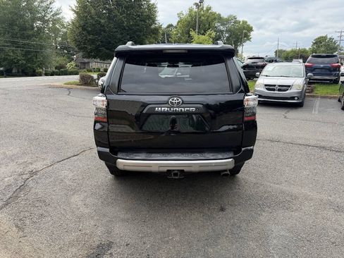 Used 2019 Toyota 4Runner TRD Off-Road Premium AWD/4WD image 6