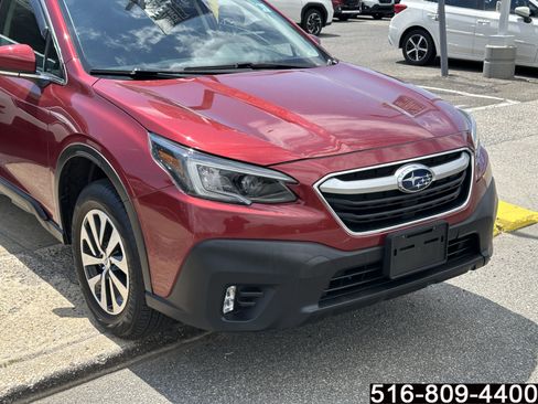 Used 2022 Subaru Outback Premium AWD/4WD image 2