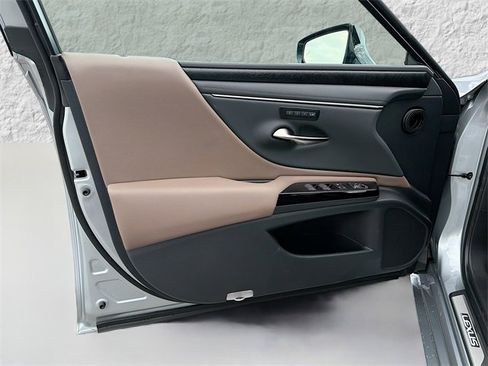 New 2025 Lexus ES 350 w/ Premium Package image 22