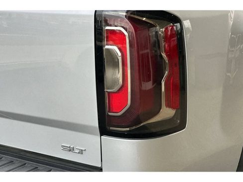 Used 2017 GMC Sierra 1500 SLT w/ SLT Premium Package AWD/4WD image 7