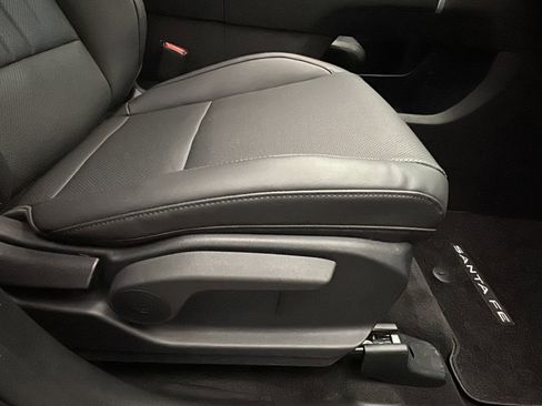 Certified 2025 Hyundai Santa Fe SEL image 18