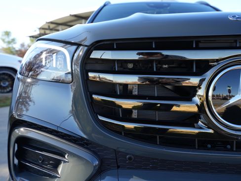 New 2026 Mercedes-Benz GLS 450 4MATIC image 11