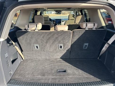 Used 2024 Ford Expedition Limited image 5