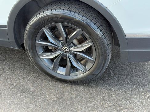 Used 2024 Volkswagen Tiguan SE image 7