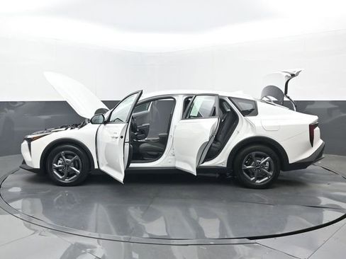Used 2025 Kia K4 FWD image 33