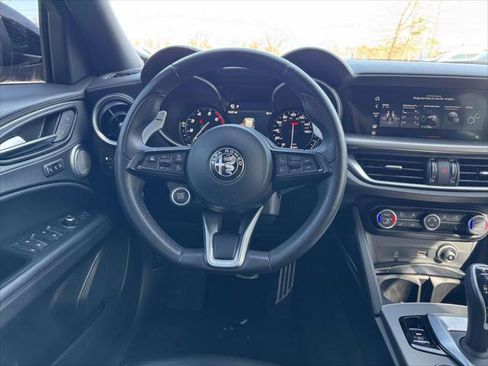 Used 2023 Alfa Romeo Stelvio Veloce image 12