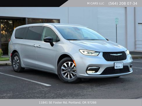 Used 2024 Chrysler Pacifica Limited FWD image 4