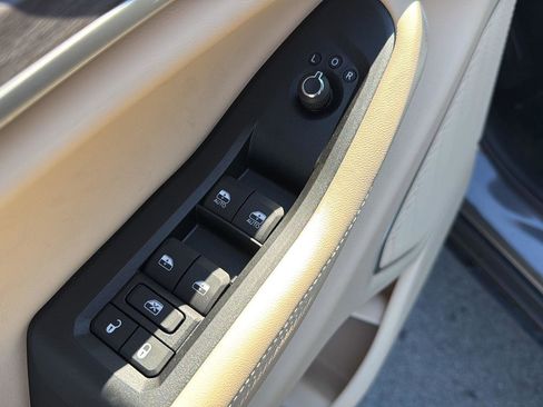 New 2026 Jeep Grand Cherokee Limited w/ Luxury Tech Group II RWD image 14