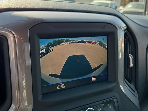 Used 2022 Chevrolet Silverado 2500 Custom w/ Custom Value Package RWD image 17