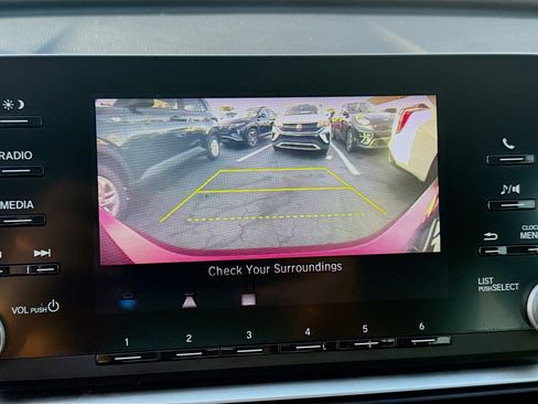 Used 2020 Honda Accord LX image 11