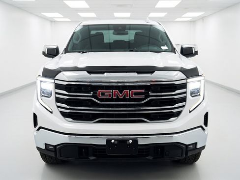 Used 2022 GMC Sierra 1500 SLT AWD/4WD image 2