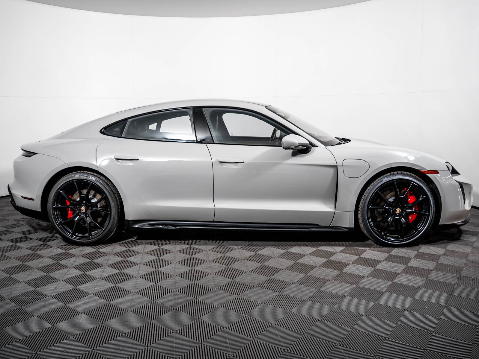 Certified 2023 Porsche Taycan GTS w/ Premium Package (P6U) AWD/4WD image 8