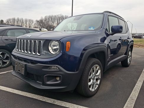 Used 2016 Jeep Renegade Latitude w/ Cold Weather Group image 2