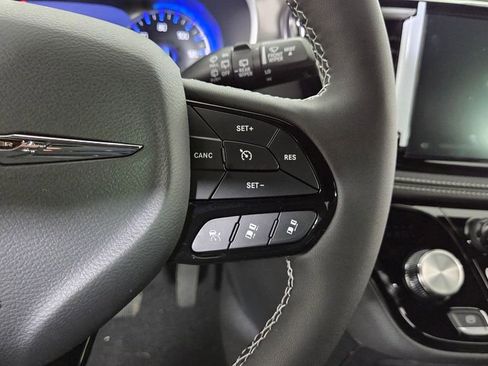 New 2026 Chrysler Pacifica Select image 18