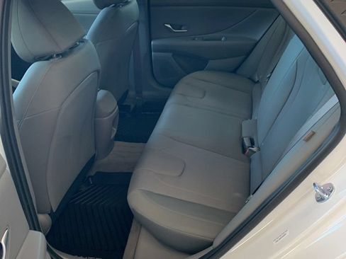New 2026 Hyundai Elantra SE FWD image 4