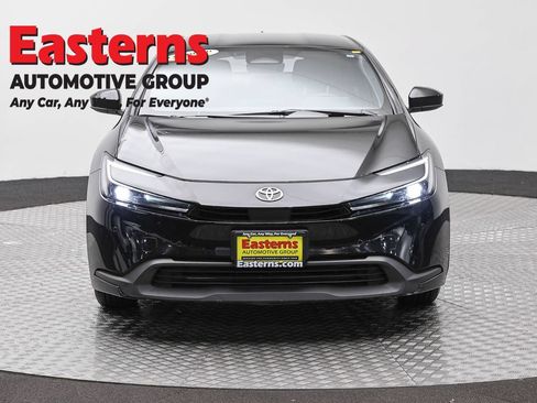 Used 2025 Toyota Prius LE FWD image 2