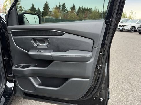 Used 2024 Honda Pilot Elite image 27