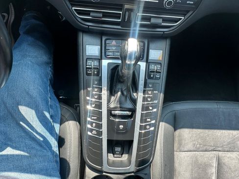 Used 2019 Porsche Macan AWD/4WD image 15