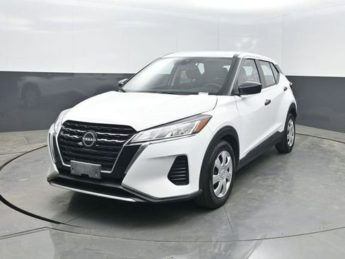 Used 2023 Nissan Kicks S FWD image 1