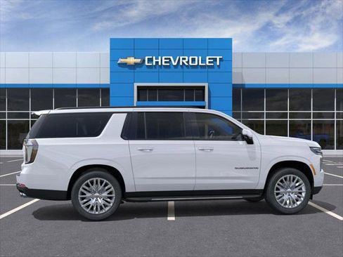 New 2026 Chevrolet Suburban RST image 5