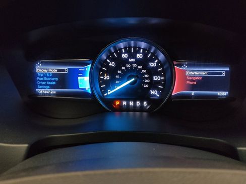 Used 2017 Ford Explorer XLT w/ Equipment Group 202A AWD/4WD image 23