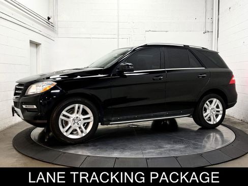 Used 2015 Mercedes-Benz ML 350 4MATIC w/ Premium 1 Package image 4