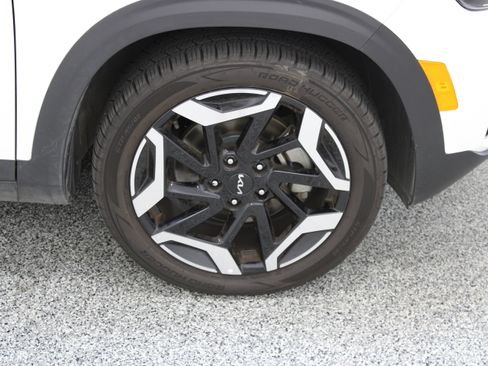 Used 2024 Kia Seltos SX w/ SX Sunroof Package AWD/4WD image 5