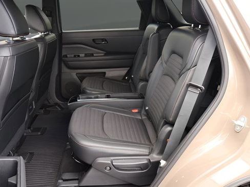 Used 2023 Nissan Pathfinder Rock Creek AWD/4WD image 13