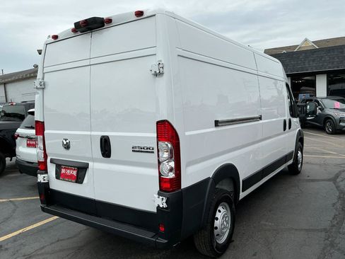 Used 2023 RAM ProMaster 2500 FWD image 3
