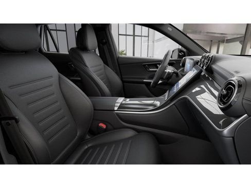 Used 2026 Mercedes-Benz GLC 300 4MATIC image 4