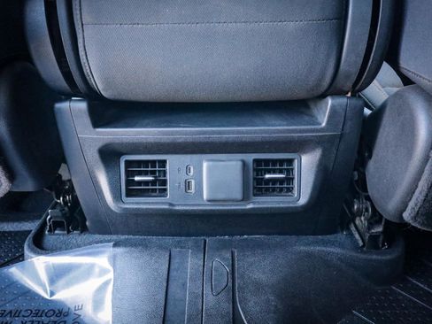 Used 2024 Chevrolet Silverado 2500 LT w/ Convenience Package image 32