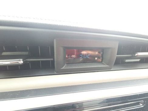 Used 2019 Toyota Corolla LE FWD image 12
