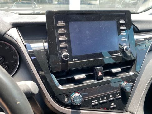 Used 2022 Toyota Camry SE FWD image 11