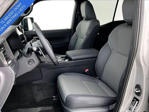 Used 2026 Lexus GX 550 w/ Accessory Package (2T) AWD/4WD image 32