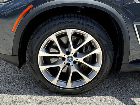 Used 2022 BMW X5 xDrive45e w/ Climate Comfort Package image 11