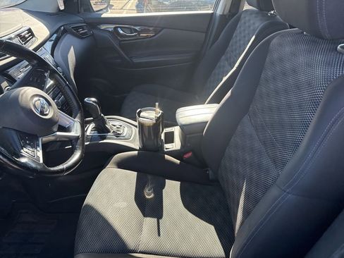 Used 2020 Nissan Rogue Sport SV w/ All-Weather Package image 34