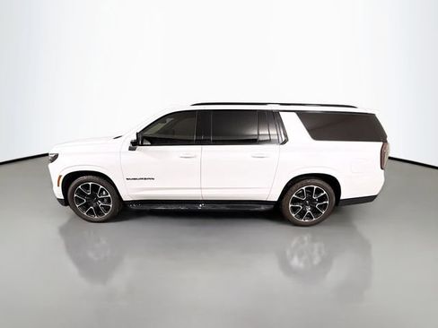Used 2025 Chevrolet Suburban RST w/ RST Capability Package AWD/4WD image 4