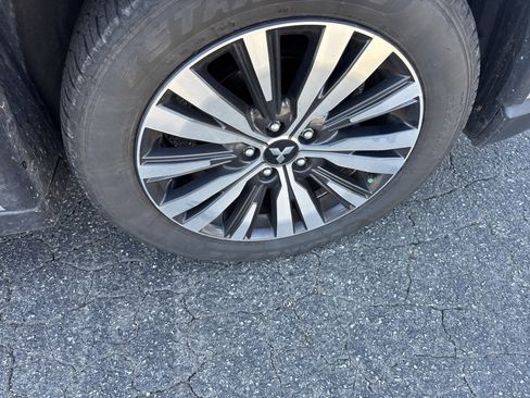 Used 2020 Mitsubishi Outlander SEL image 12