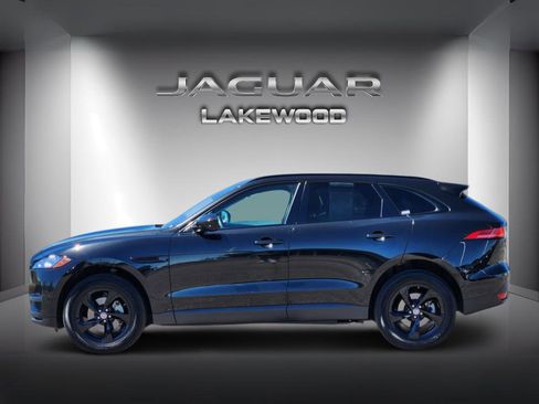 Used 2019 Jaguar F-PACE Premium image 2