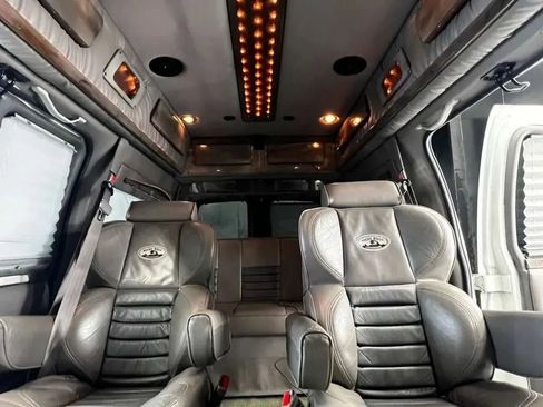 Used 2006 Chevrolet Express 1500 w/ Preferred Equipment Group RWD image 14