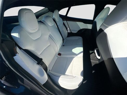 Used 2022 Tesla Model S Plaid image 28
